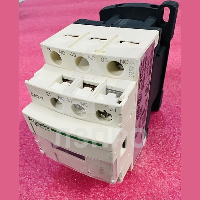 Контактор CAD32M7 220V 10A Schneider Electric