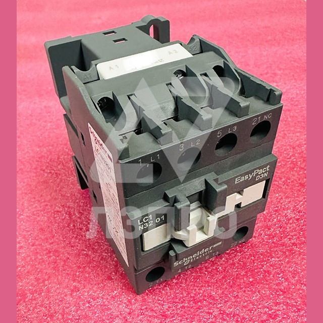 Контактор 110V 15kW 32A 1NC LC1N3201F5N Schneider Electric