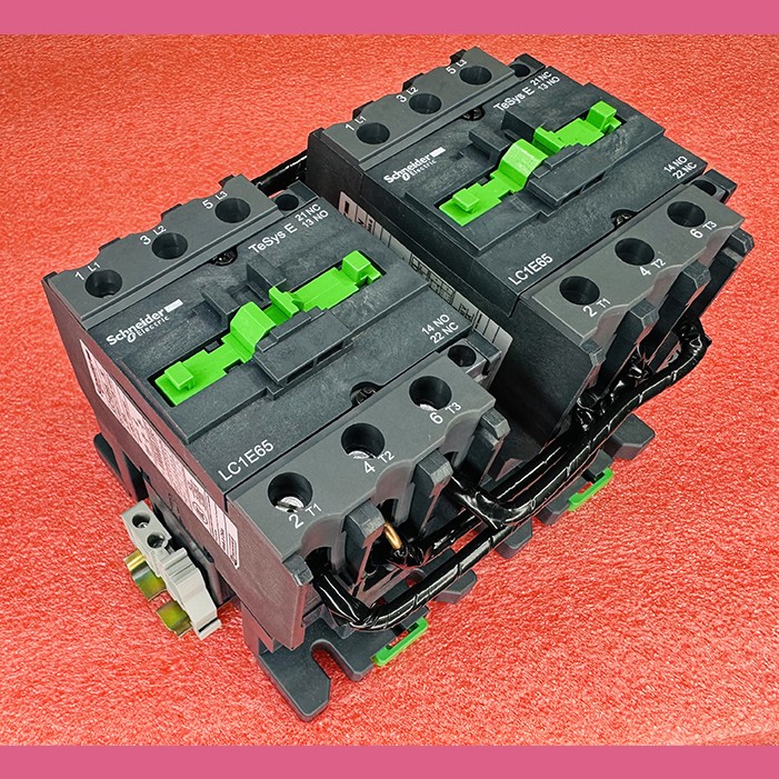 Пускатель реверсивная сборка 110VAC 65А LC2E65F5 Schneider Electric