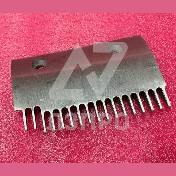 Гребенка правая эскалатора SCE алюминиевая 17 зубьев 158x100mm 2L11531-R LG Sigma