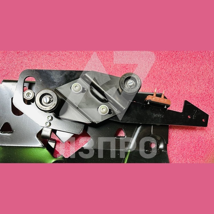 Замок ДШ Wittur правый AUGUSTA TY.11/R (ролики 32мм) 3215.02.0407